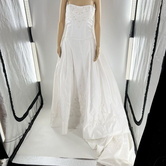 VTG Mary’s Classic 90's Wedding Gown w/Matching Beaded Wrap & White Veil w/Satin